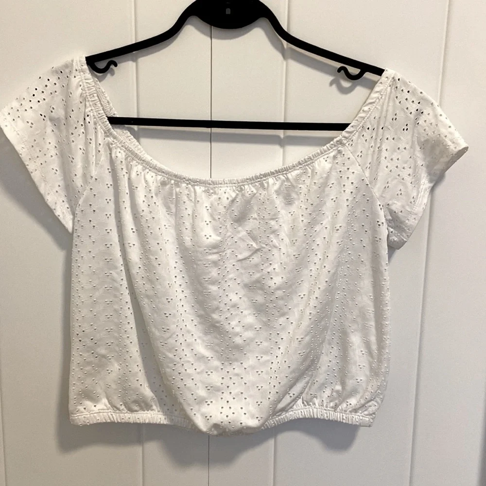 Off The Shoulder Perforated Blouse - Picture 4 of 6
